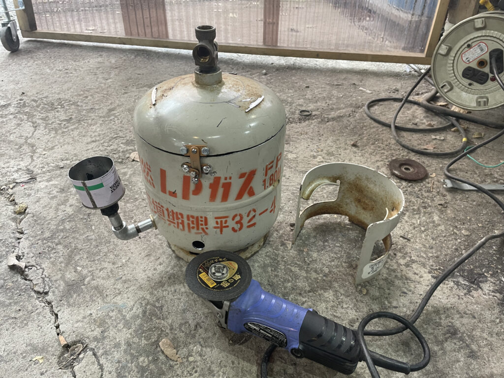 廃油ストーブ作成の途中１
