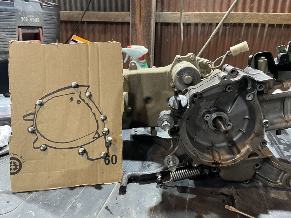 A409エンジンのフライホイール側ねじ位置